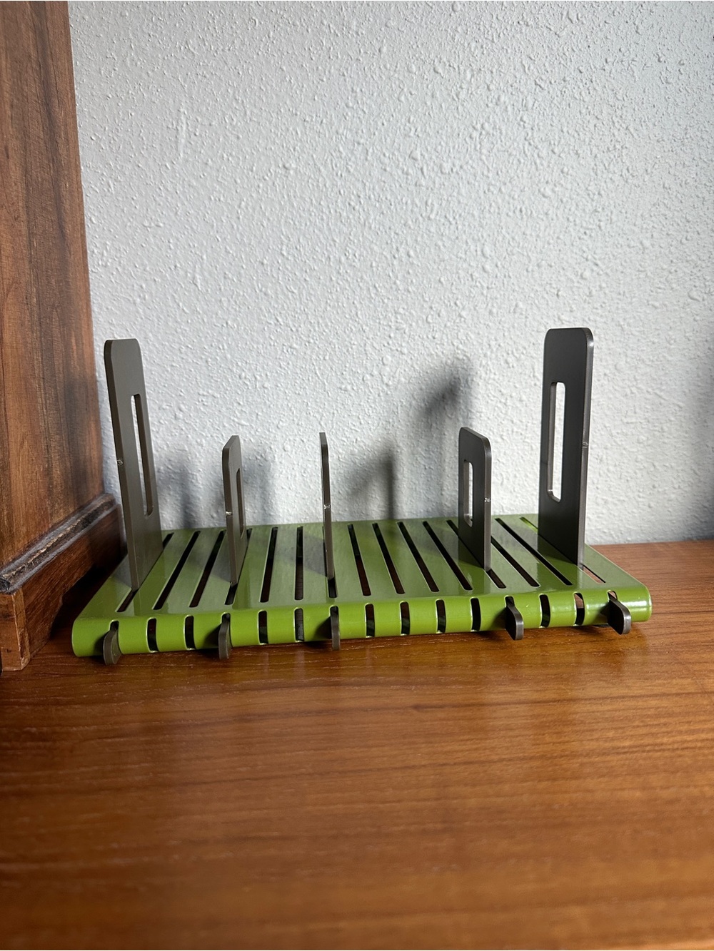 Green Adjustable Metal Organizer Rack - Picture 3 of 7